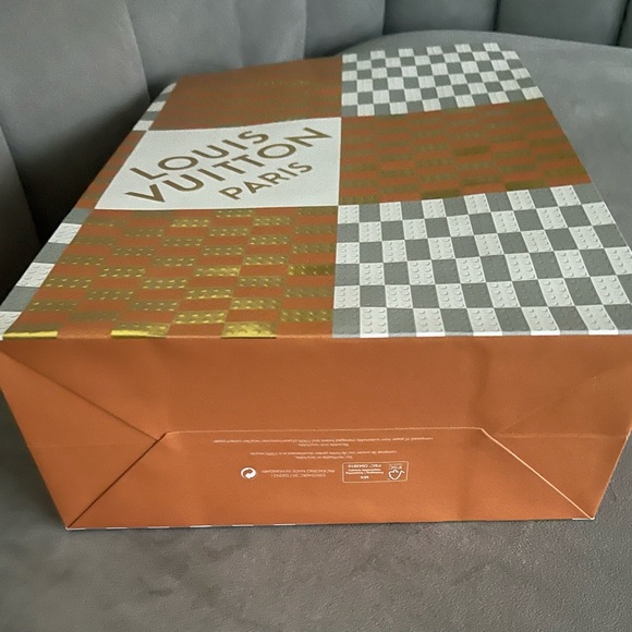 Louis Vuitton Empty Shopping Bag - Picture 4 of 7
